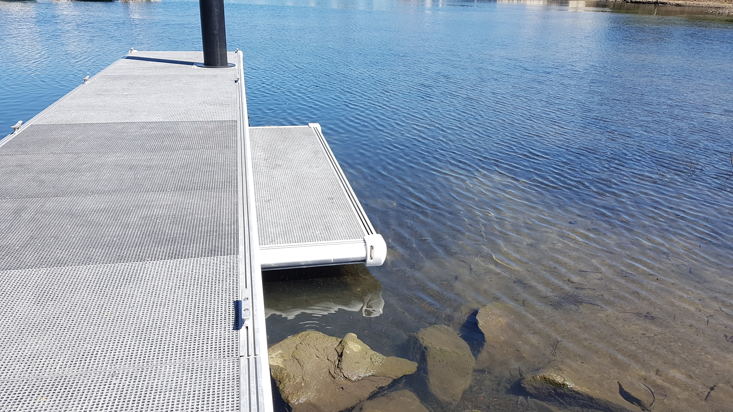 Pontoon for small craft users