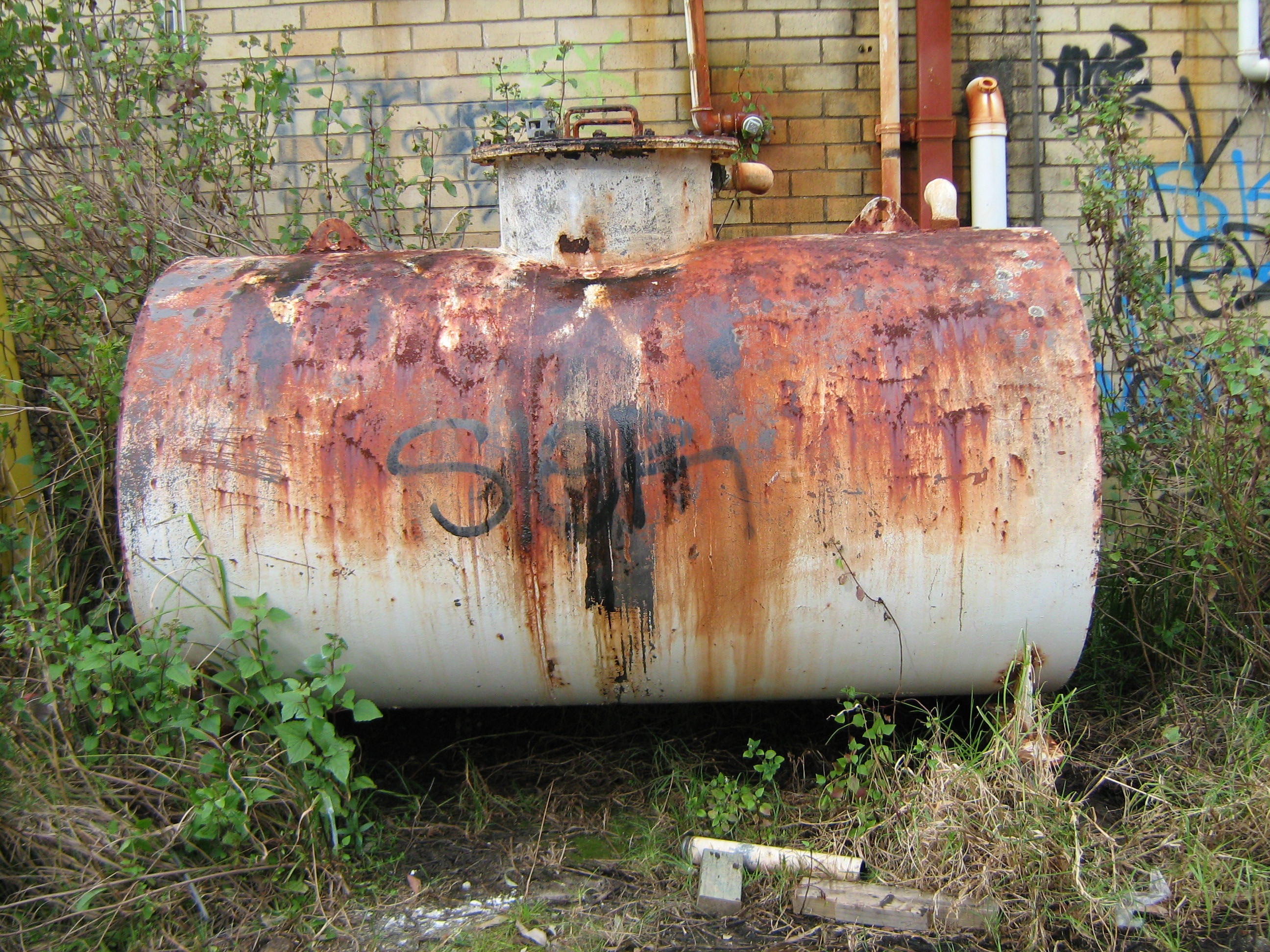 Above ground storage tank