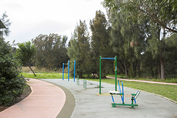 Outdoor exercise equipment