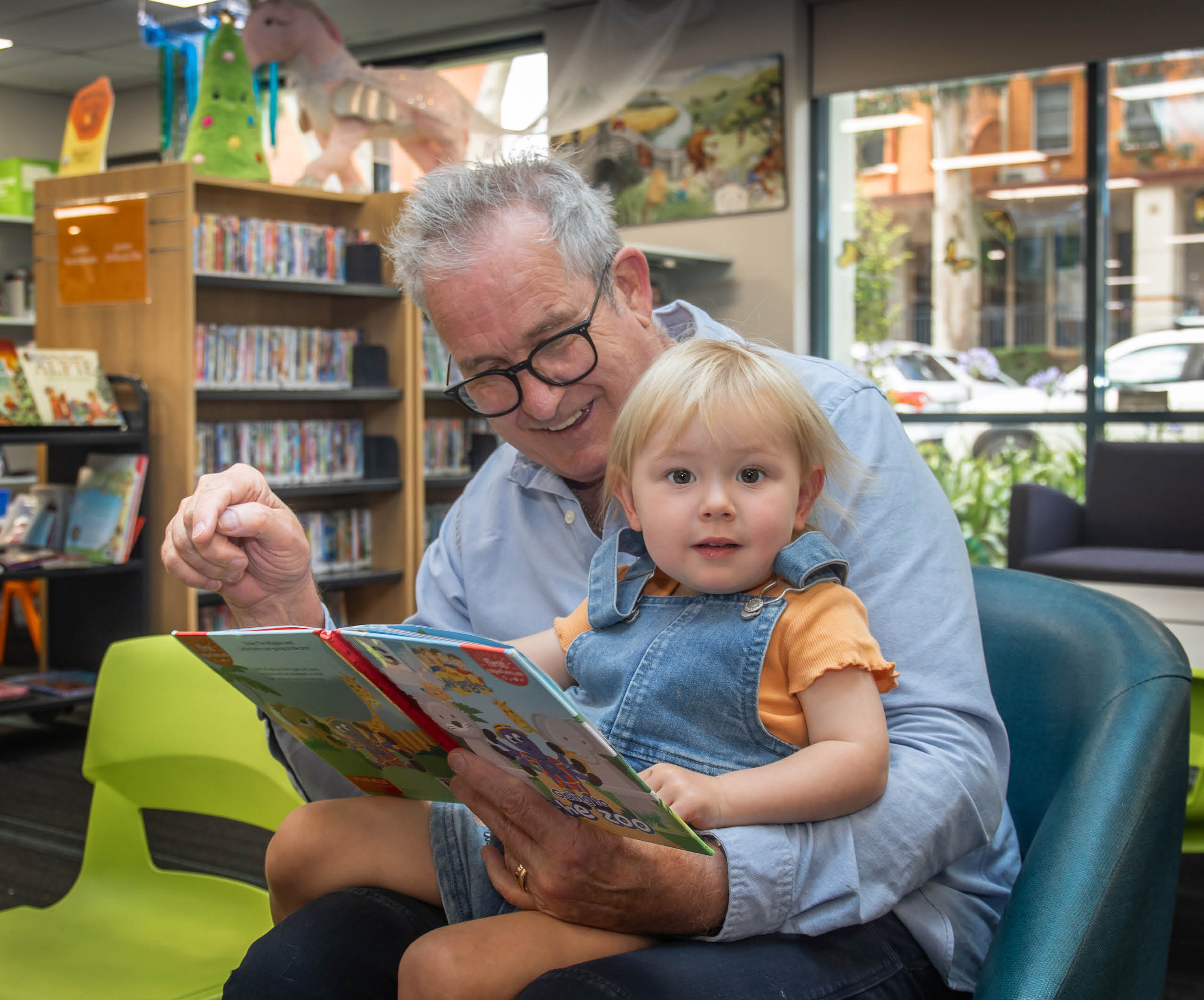 Together Time is held at Sutherland Library on Friday mornings at 11am during school terms. Suitable for children aged 18-36 months and their parents.
