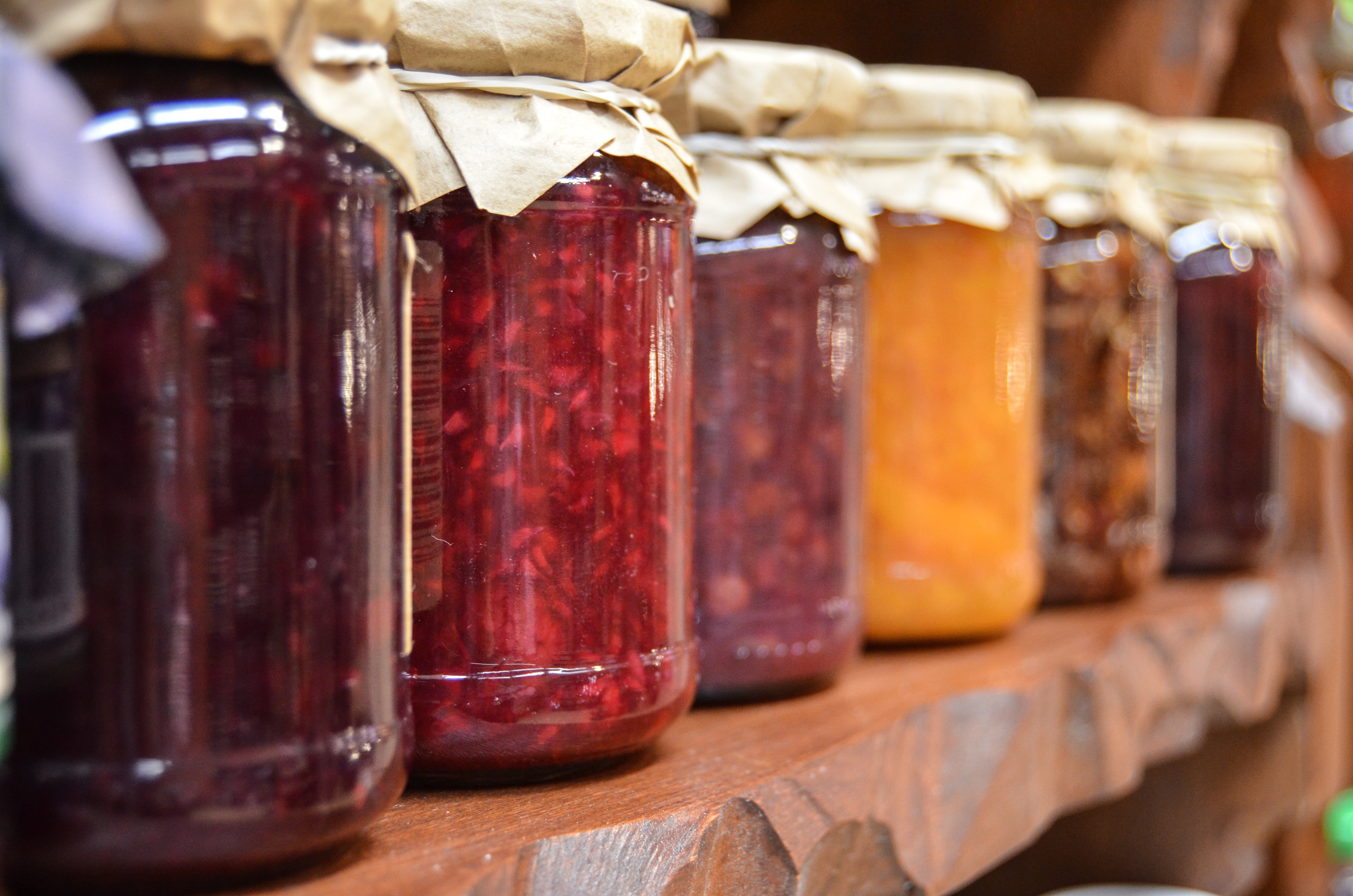 Enjoy this unique online workshop – learn about the age-old practice of pickling and preserving to sustainably keep food fresh, while reducing food waste! Learn a new skill that you can put into practice right away. This presentation features